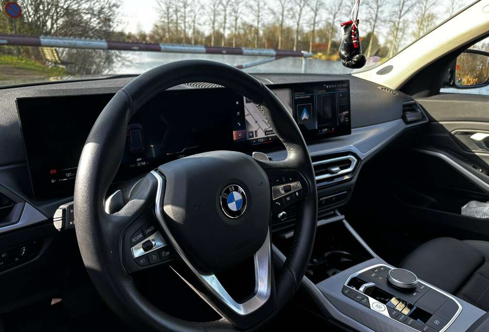 BMW I G21 Met Afneembare Trekhaak