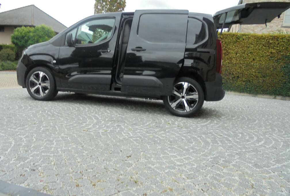 Peugeot BLUE HDI 100pk/NAVI/CR CONTR/22500KM/ 14050+BTW