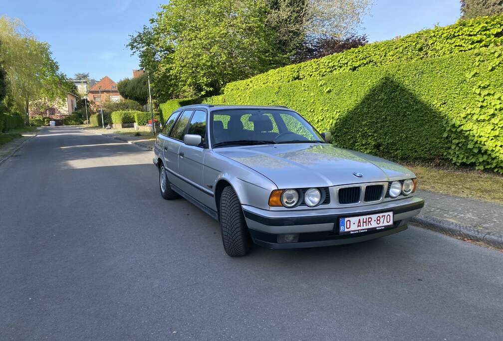 BMW E34 Shadowline 530i Touring V8