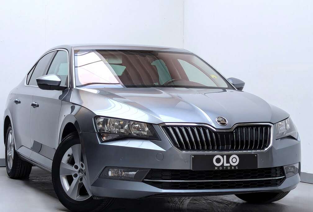 Skoda Superb 1.6 CR TDi Ambition 120CH-CARPLAY-NAVI-CAM