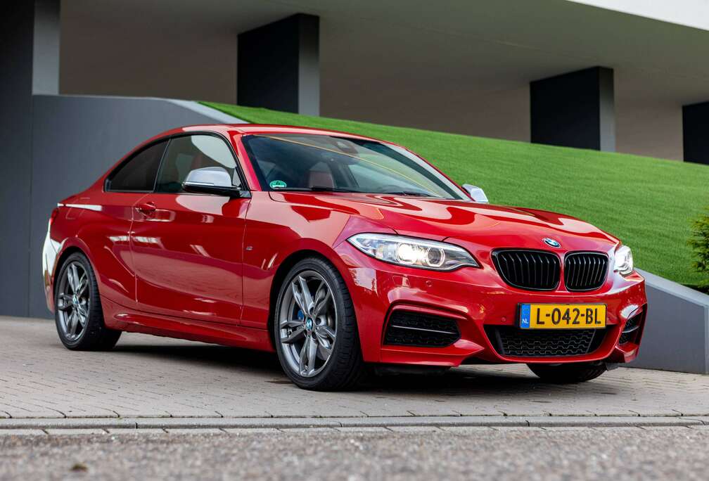 BMW 235i High Executive