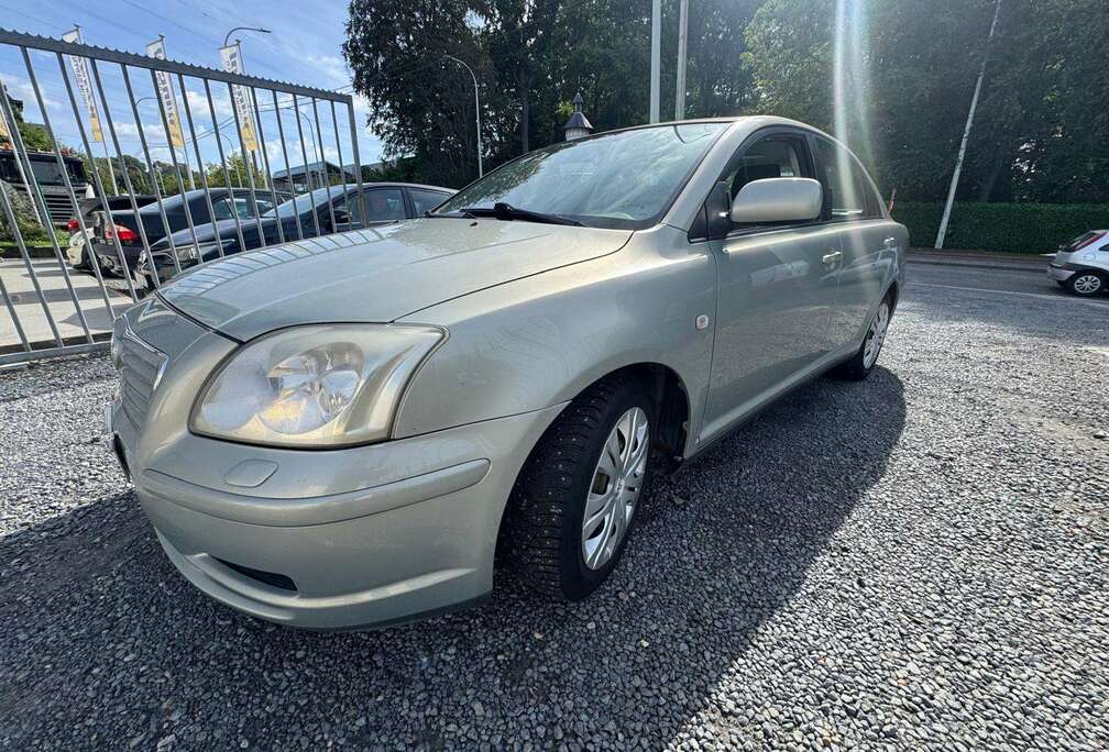 Toyota Avensis 1.8i VVT-i 16v Linea Luna