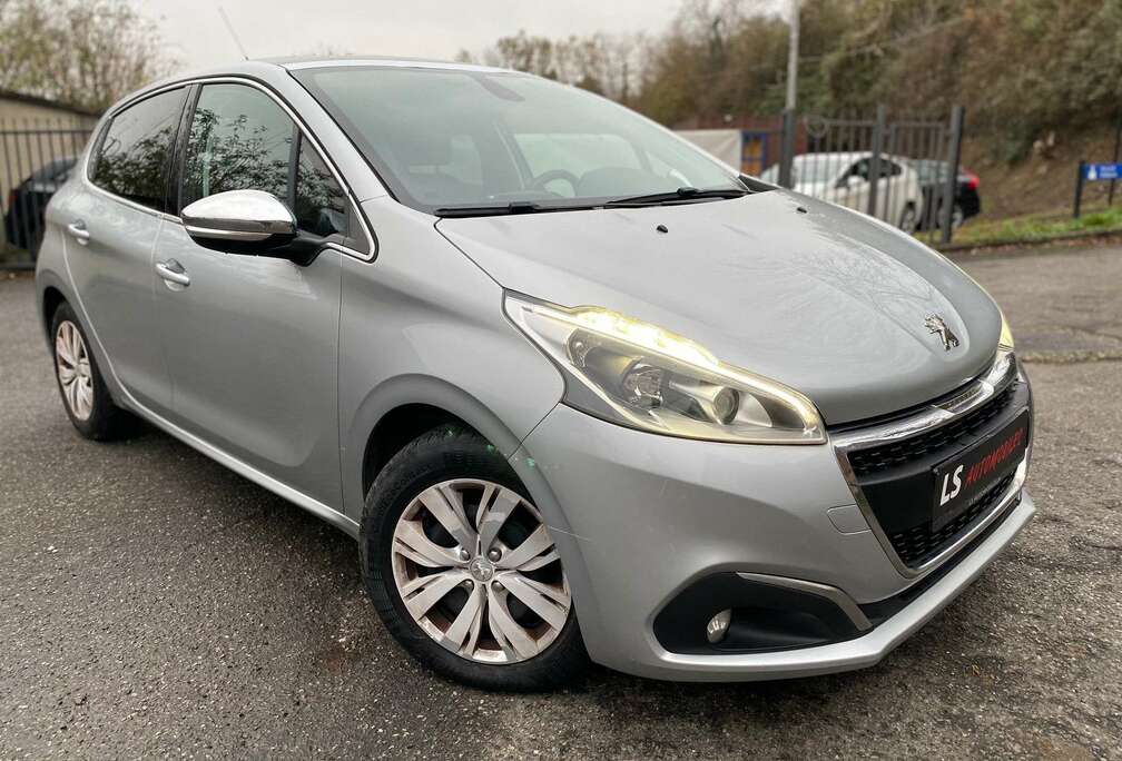 Peugeot 208 1.6 HDi*NAVI*CAMERA*PANO*Eu6b
