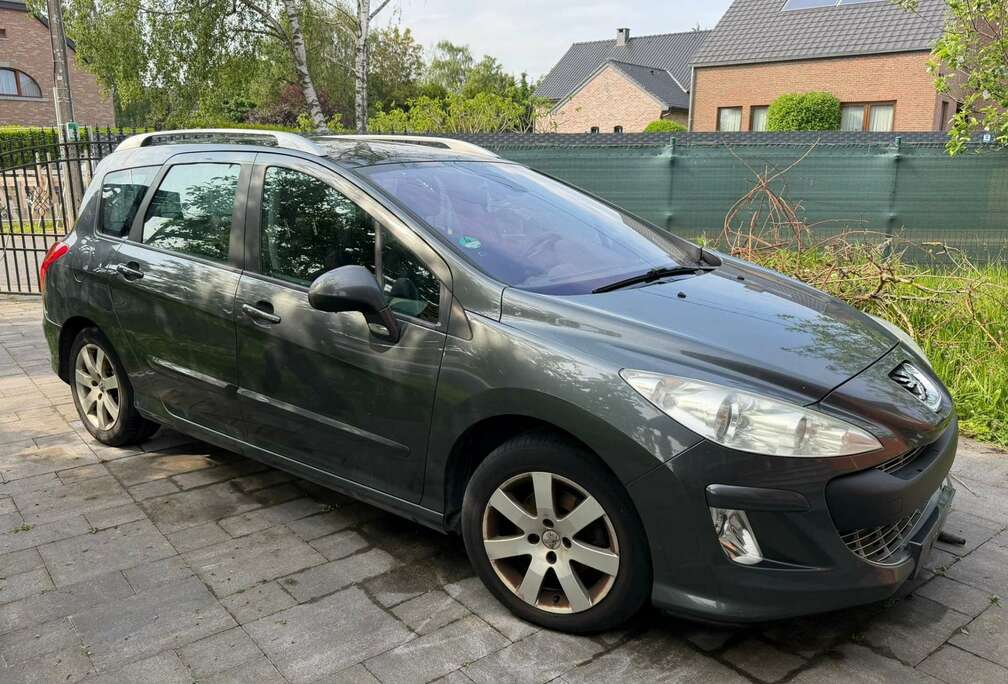 Peugeot SW 1.6 HDi Premium 2011 CT OK