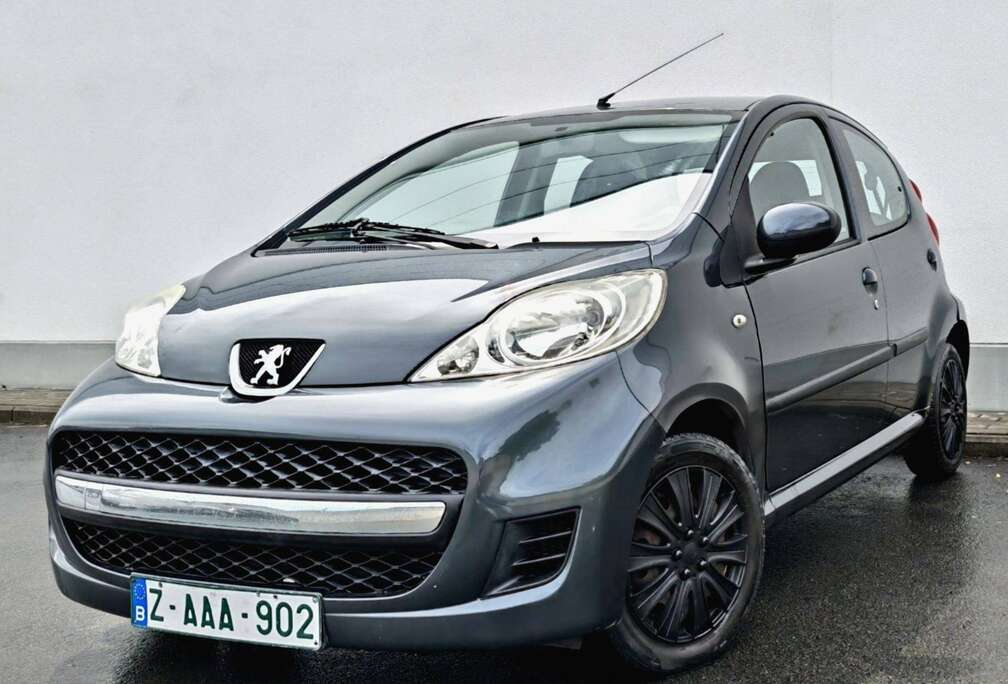 Peugeot 1.0i EURO 5 ESSENCE 5 PORTES 1ere MAIN GARANTIE 12 MOIS