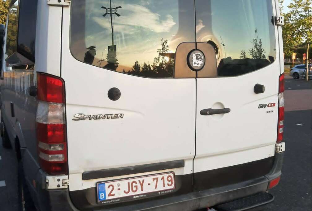 Mercedes-Benz 519 4x4 camper
