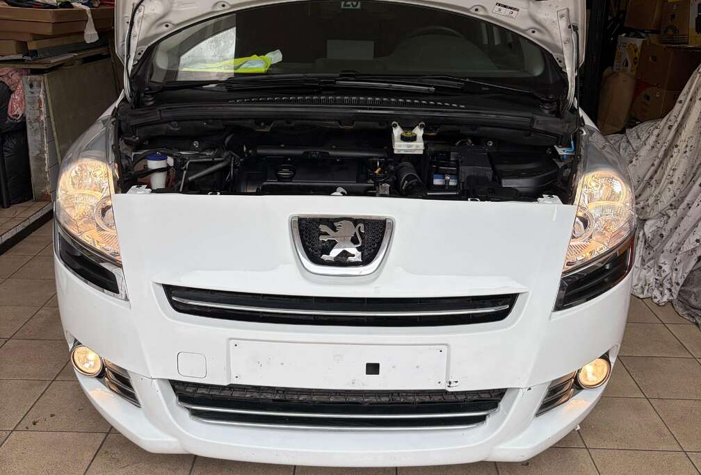 Peugeot 5008 1.6i Access