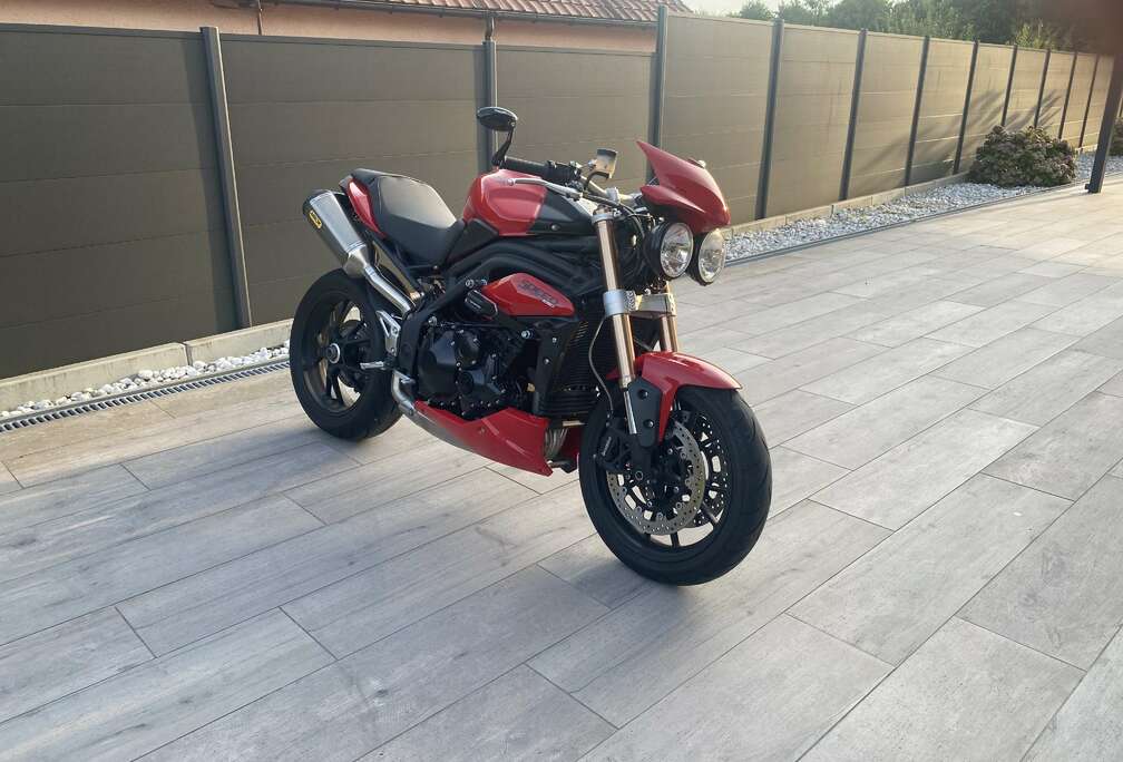 Triumph Diablo Red