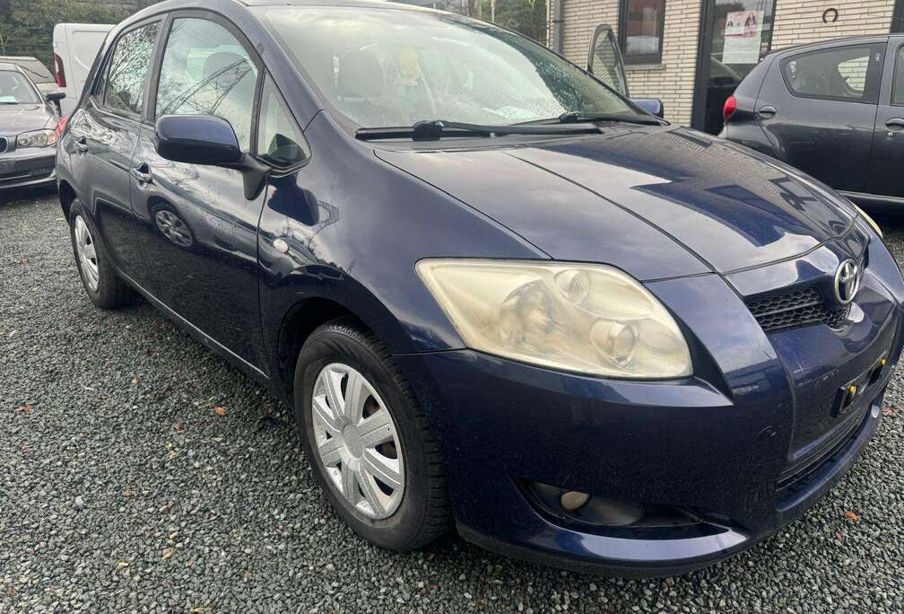 Toyota Auris 1.4i VVT-i Linea Terra