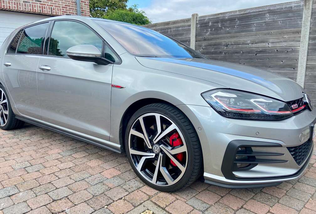 Volkswagen Golf GTI (BlueMotion Technology) DSG Performance