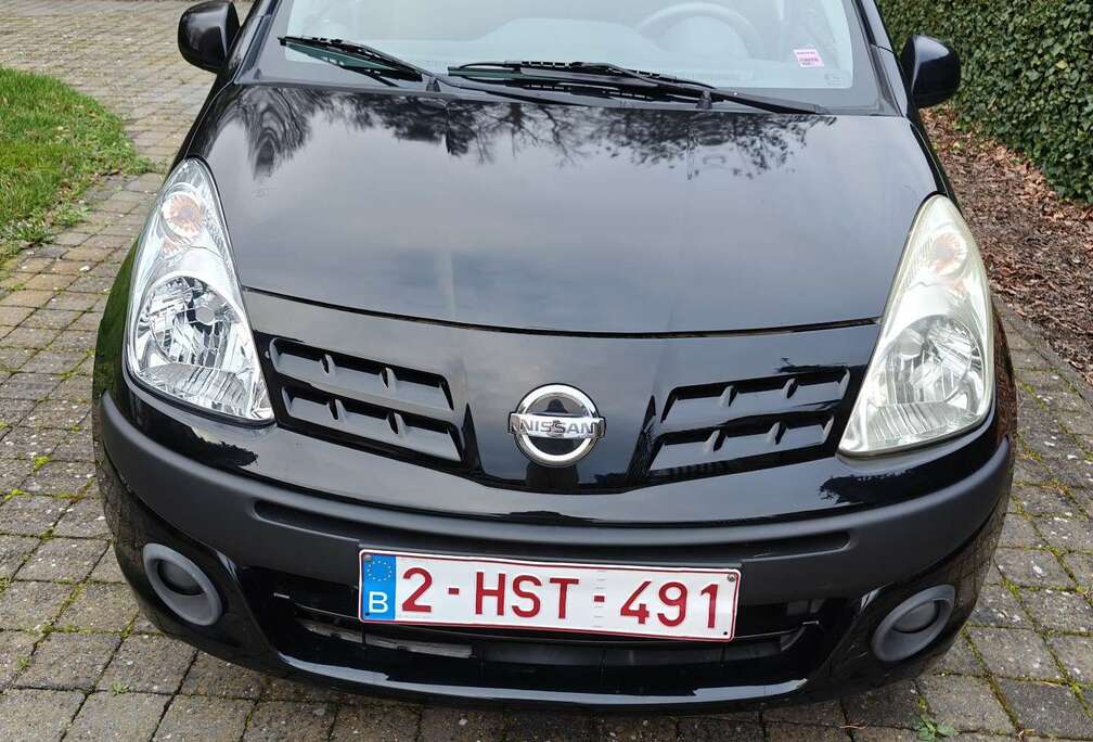 Nissan 1.0i Acenta