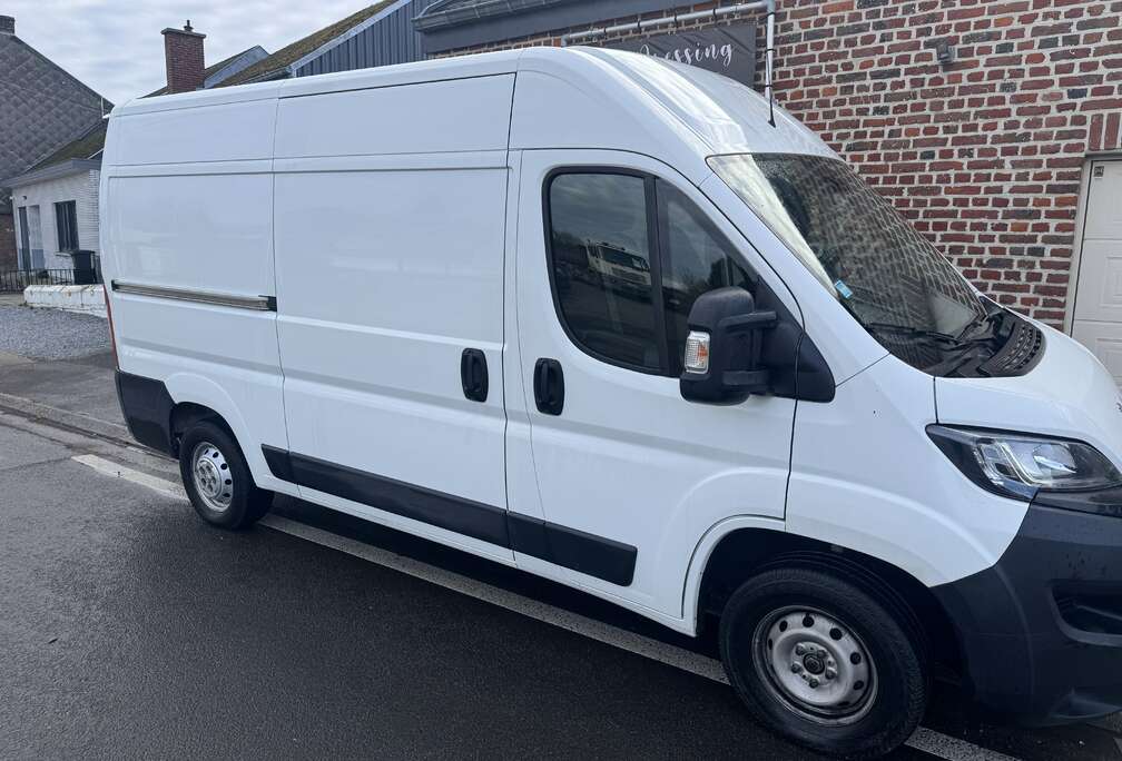 Peugeot 2.2 BlueHDi L2H2 Pro S/S