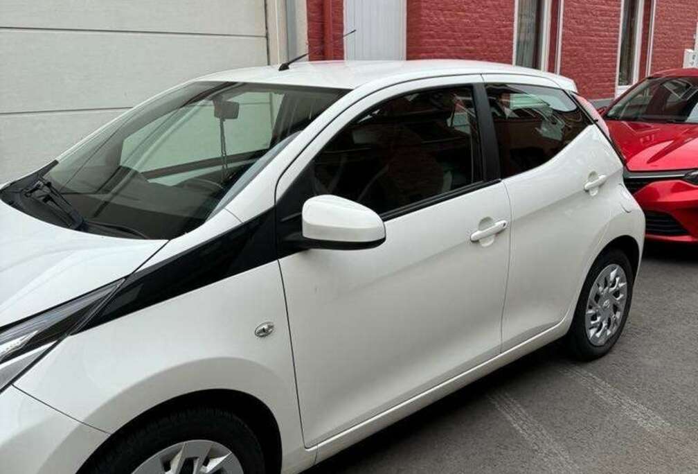 Toyota Aygo 1.0i VVT-i x-play II