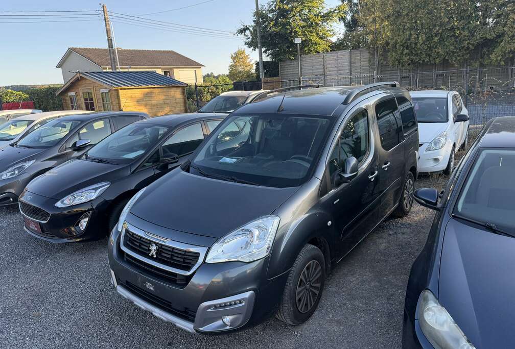 Peugeot 1.2i*5PLACES*GPS*AIRCO*CARNET*EURO6*