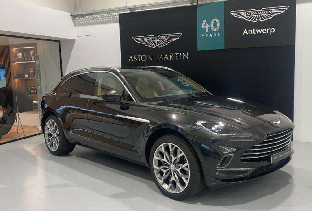 Aston Martin DBX550 4.0 V8