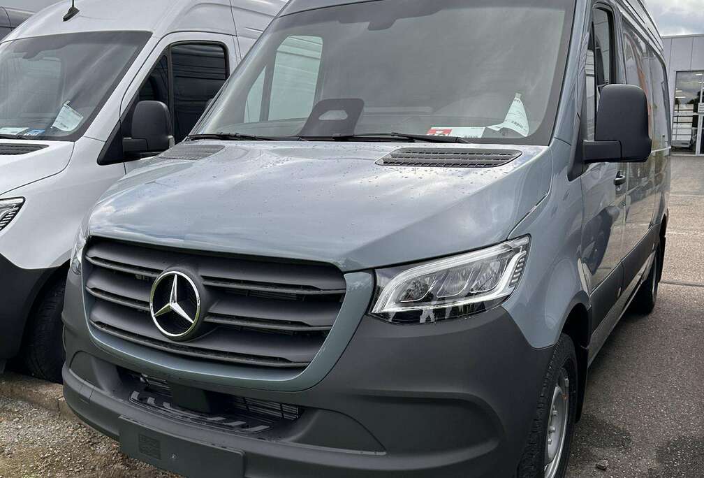 Mercedes-Benz 319 CDI GB L2 RWD 9G-TRONIC 3.5T