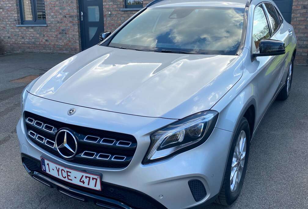 Mercedes-Benz GLA 180 Business Solution AMG (EU6.2)