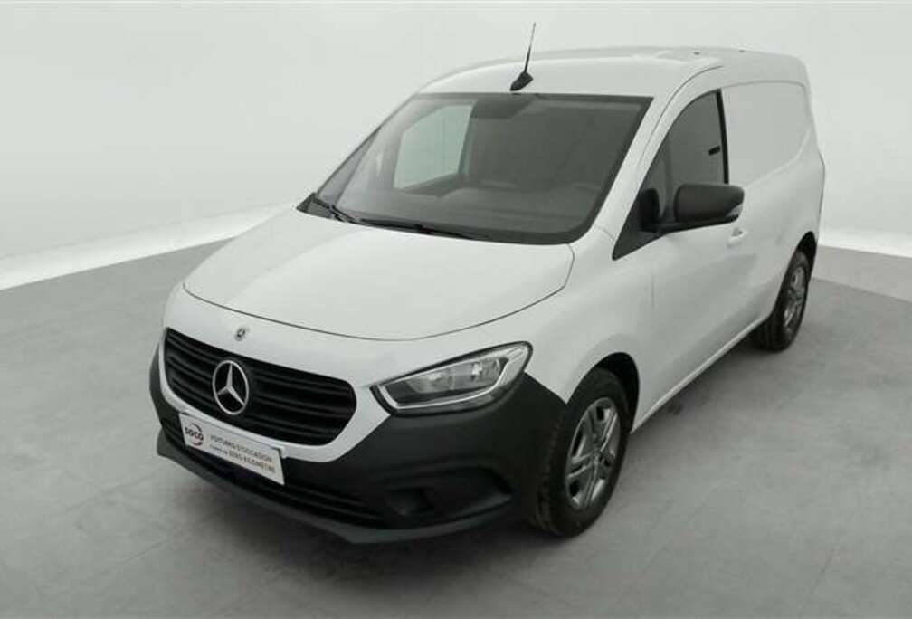 Mercedes-Benz 110 Pro Standard NAVI / CLIM / TEL