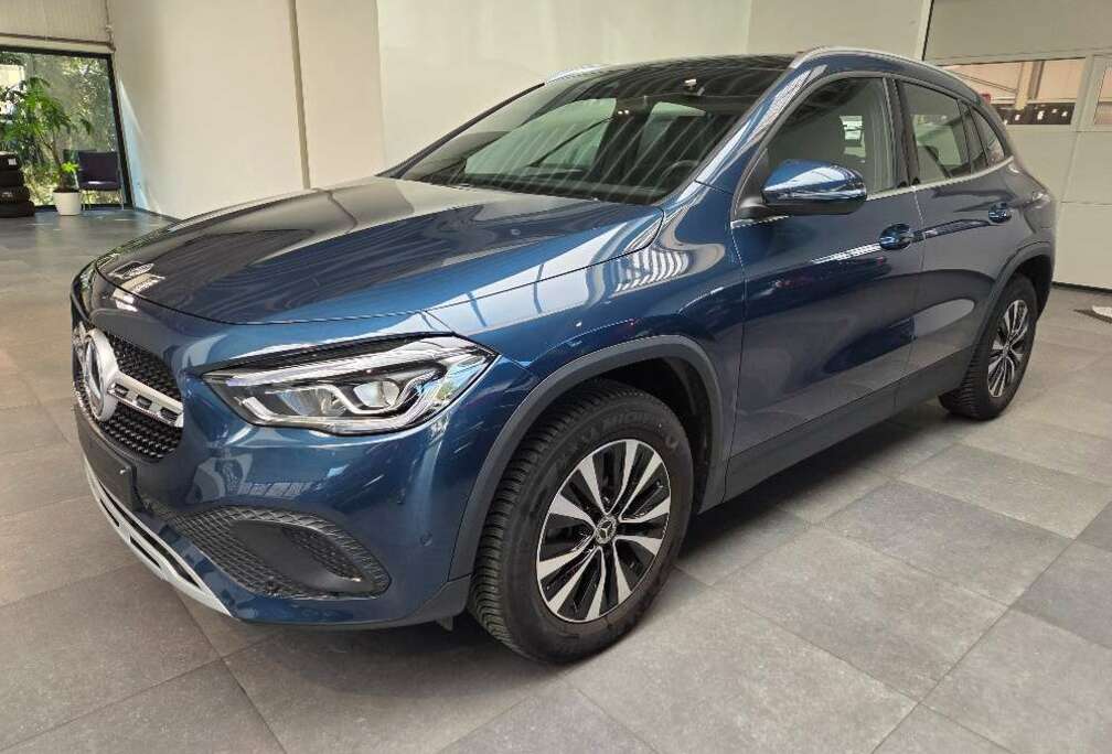 Mercedes-Benz GLA 180 Essential Line