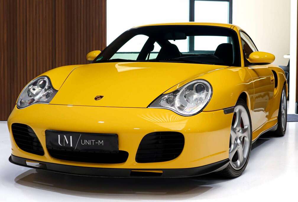 Porsche TURBO / SPEED YELLOW/ PORSCHE EXCLUSIVE MANUFAKTUR / MANUAL/ NO SUNROOF