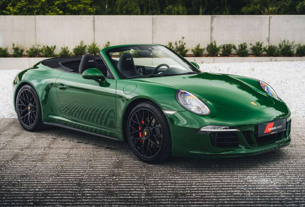 Porsche 991.1 Carrera 4 GTS / Pure White (Green Wrap) / Carbon / Sport Chrono / BOSE