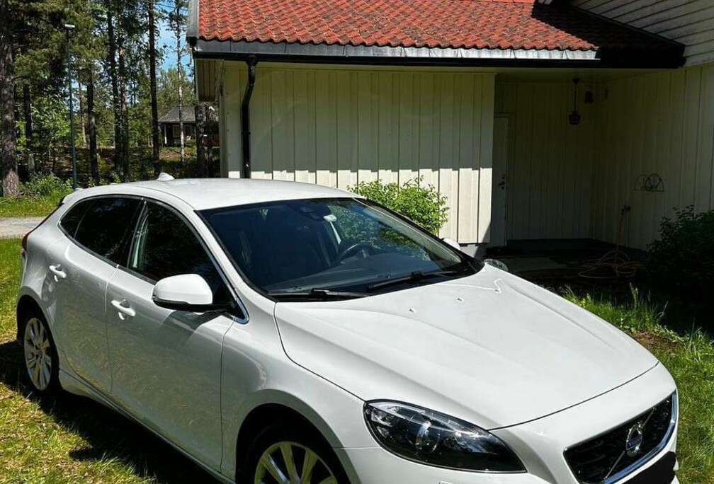 Volvo D2 115 R-Design