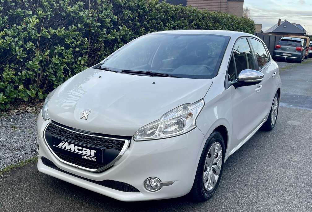 Peugeot 208 1.2i Allure , Navigation, Clim