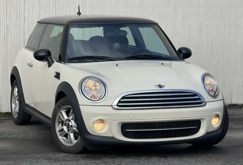 MINI Automatique //Nav//..