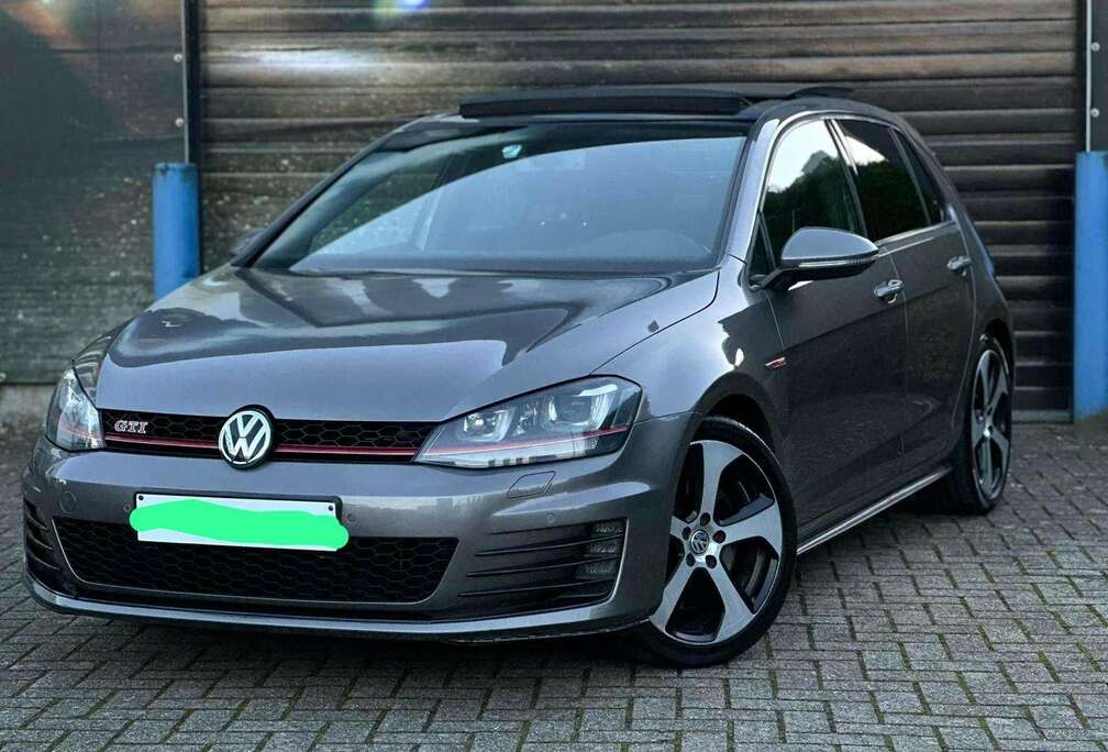 Volkswagen Golf+GTI+Performance+BlueMotion+Technology+DSG