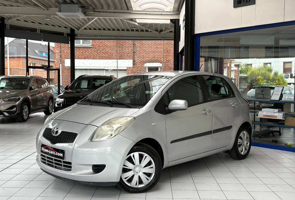 Toyota 1.3i VVT-i 16v *AUTO * 5 PORTES * 1ER PROP *