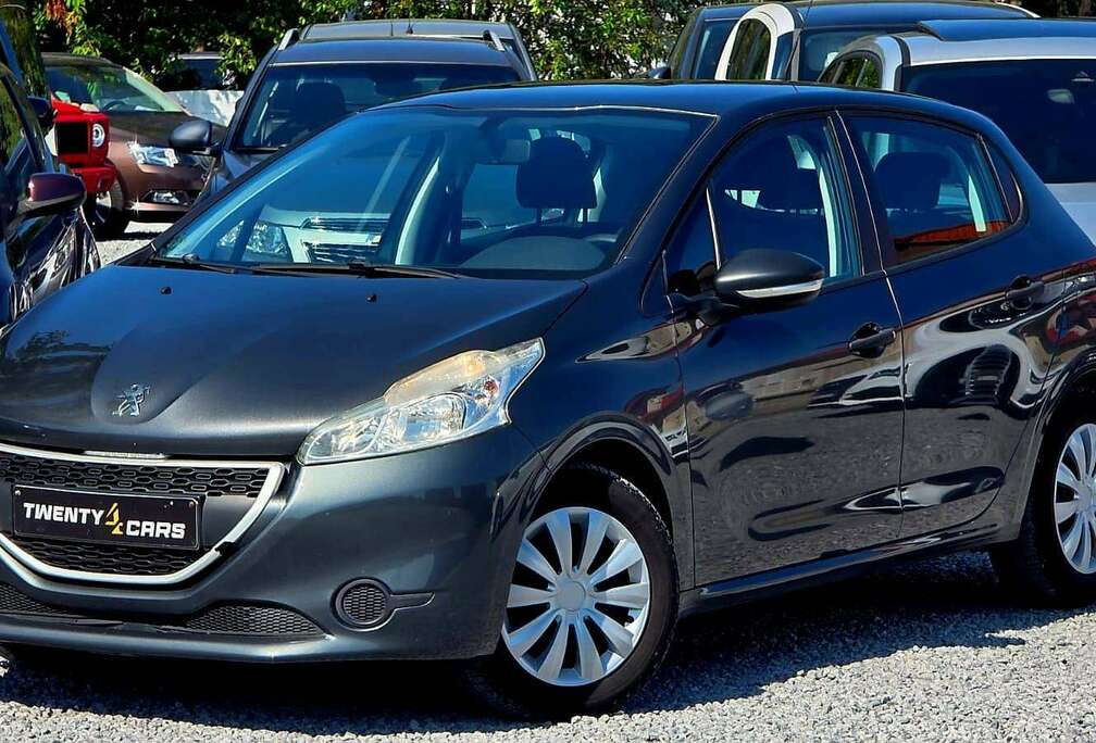 Peugeot Benzine Airco ParkeerSensoren CruiseControl 5 Deurs