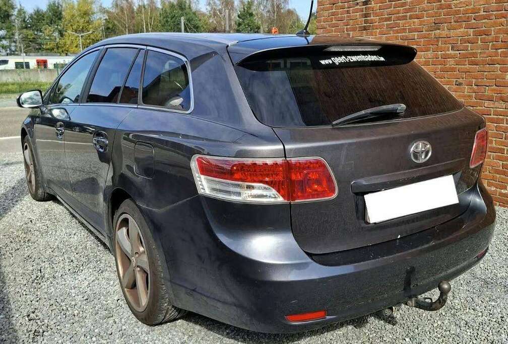 Toyota Avensis SW 2.0 D-4D Executive II DPF
