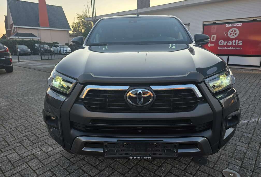 Toyota Hilux 2.8 D-4D 4WD Invincible