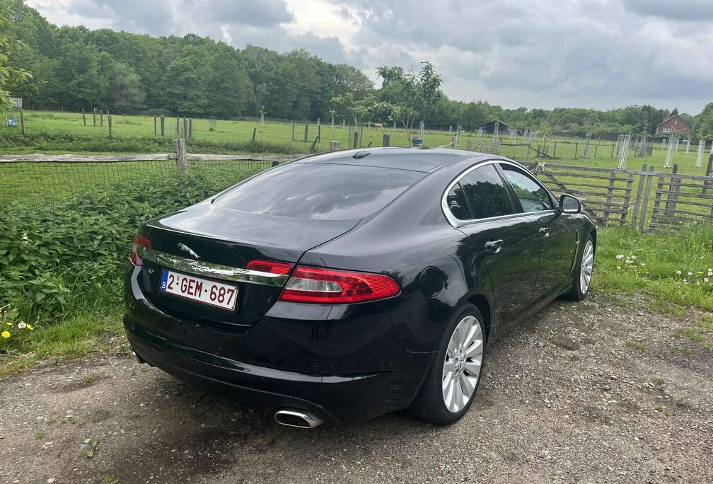 Jaguar 2.7 Turbo V6 Premium Luxury
