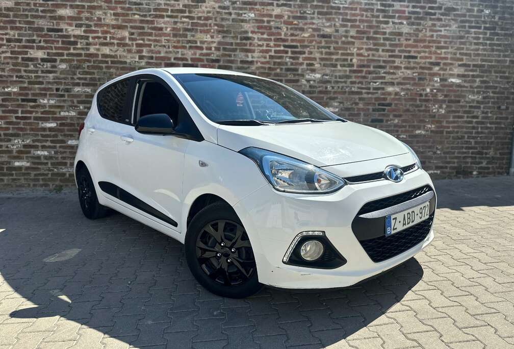 Hyundai ✅ i10 1.0i Blackline / Nouvel embrayage / Garantie 1 an ✅