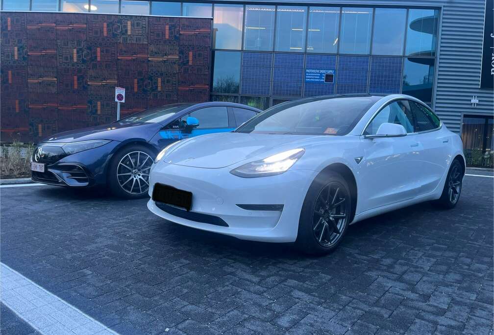 Tesla 44 kWh Standard Plus