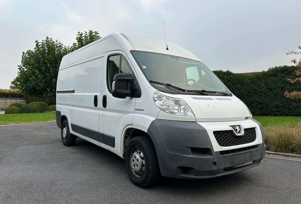 Peugeot 3 zitpl - 3000 cc - trekhaak - 4600 euro +btw