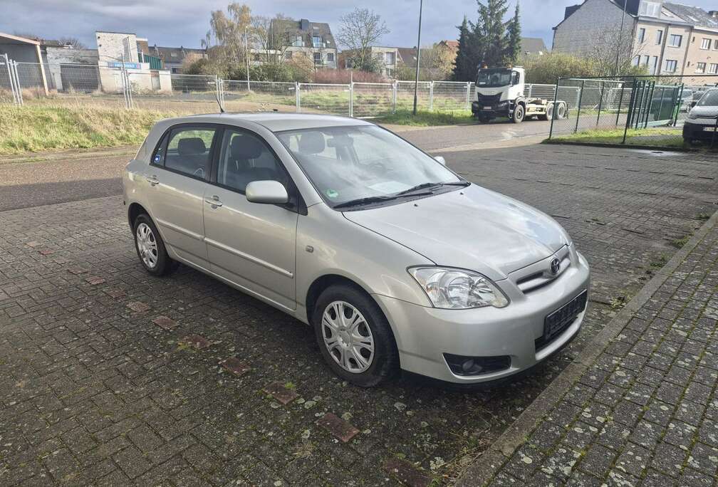 Toyota 1.6i VVT-i - Parkingssensoren - Cruise Controle
