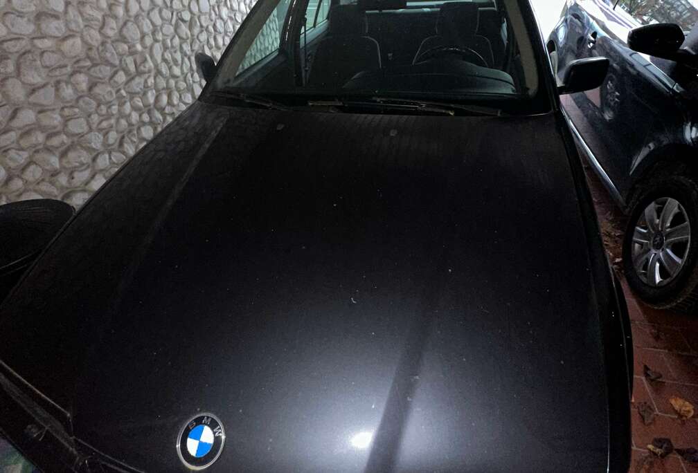 BMW 320i
