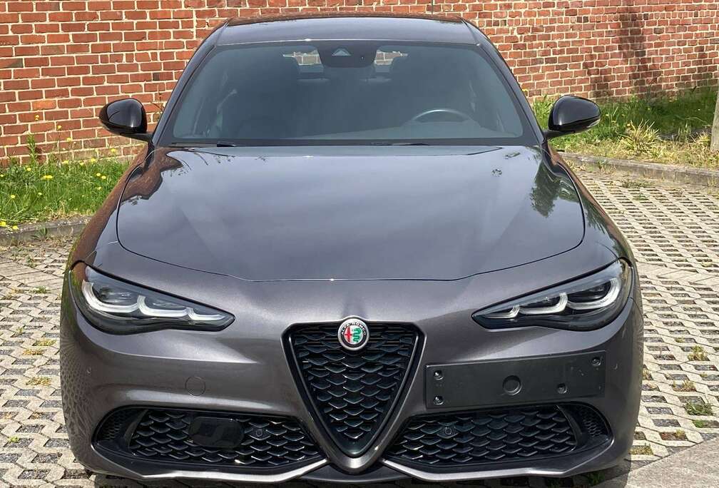 Alfa Romeo 2.0T Q4 Veloce Aut(8) - Model 2024 - Slechts 20.000 Km