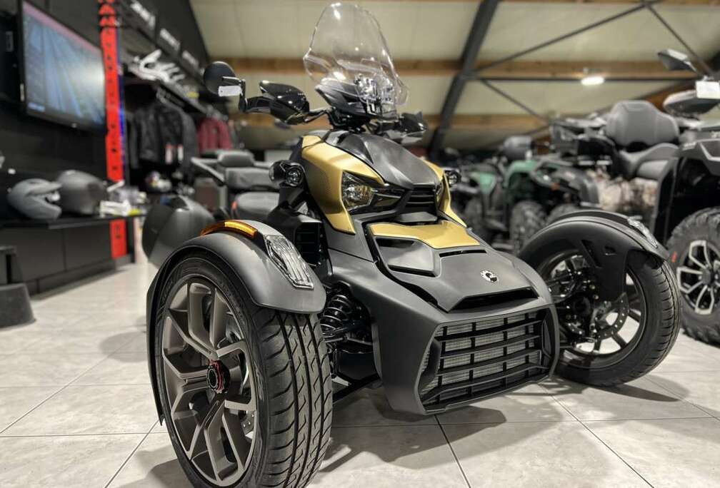 900