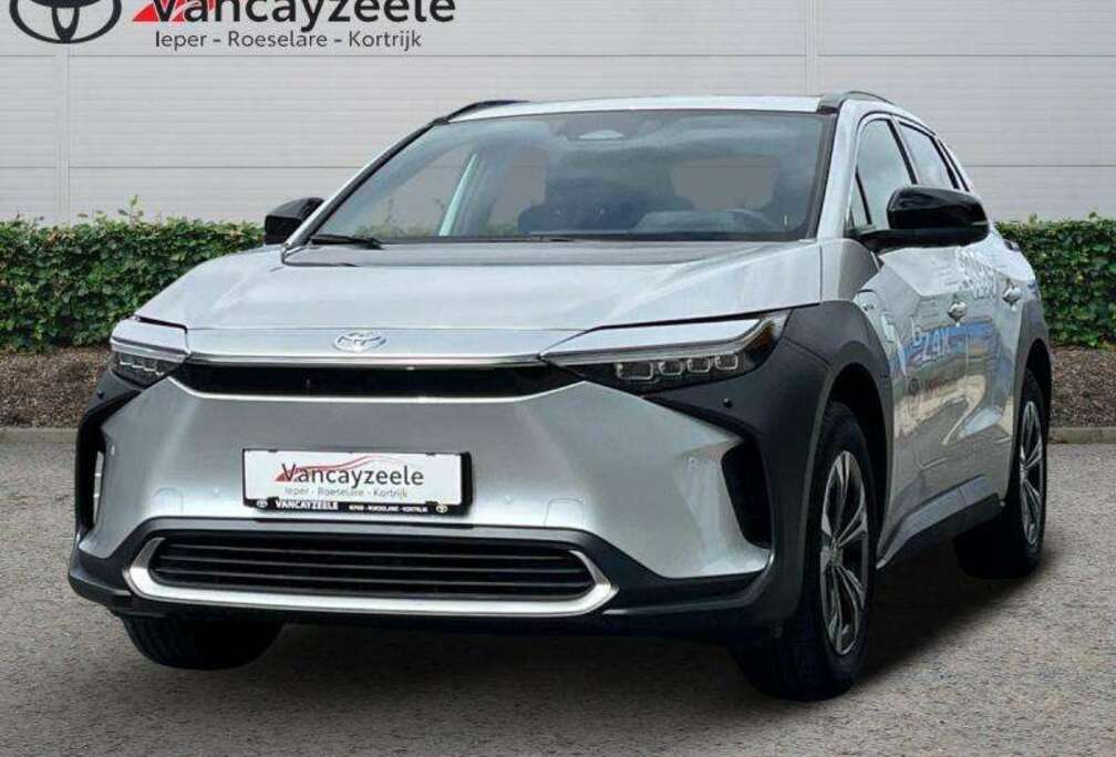 Toyota Executive+360cam+nav+sens V&A