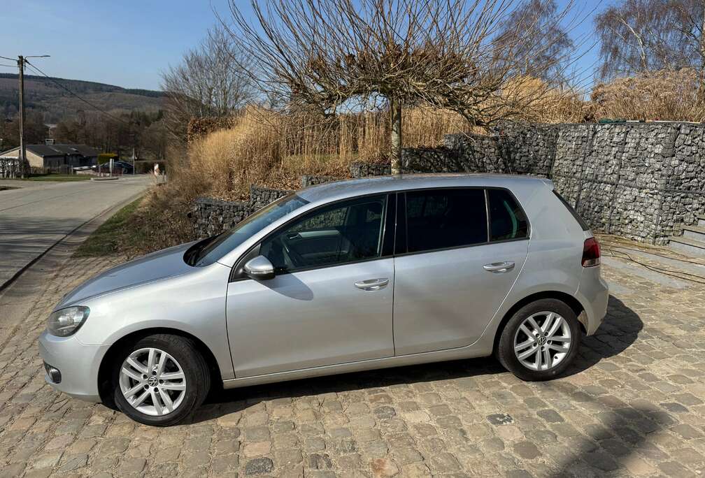 Volkswagen 1.6 Golf VI TDI  77kw 105 CH