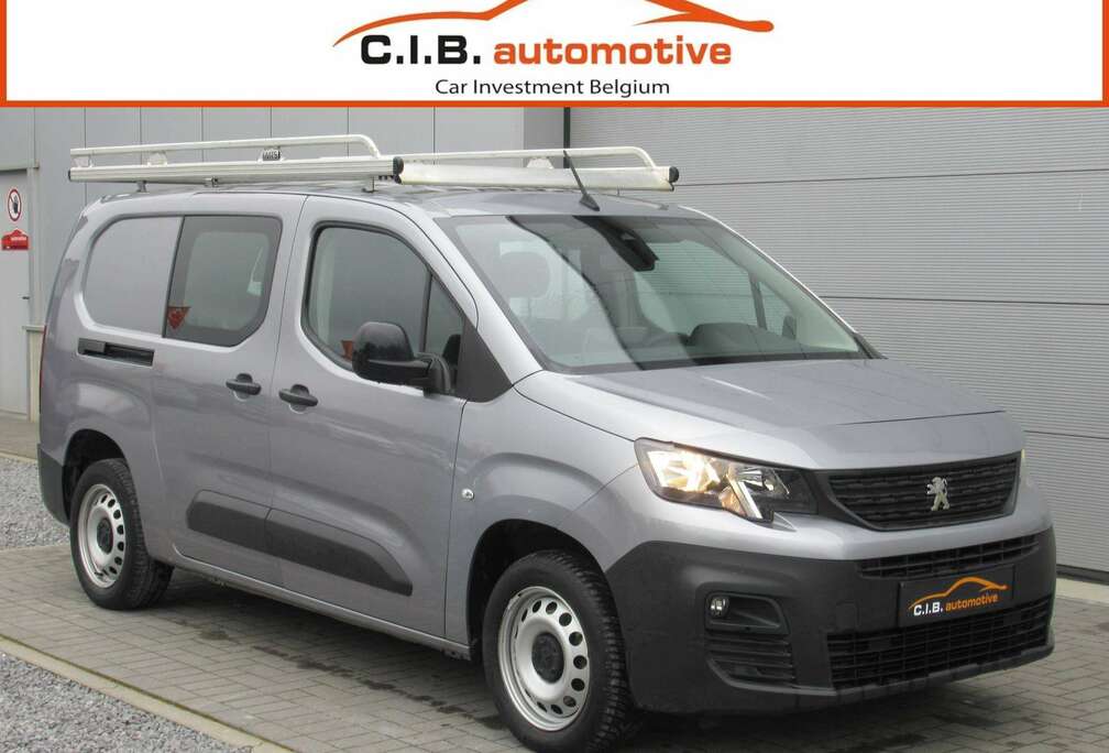 Peugeot 1.5 HDi D.Cab / 5 pl. / € 11.990 netto / Navi / Airco / ...