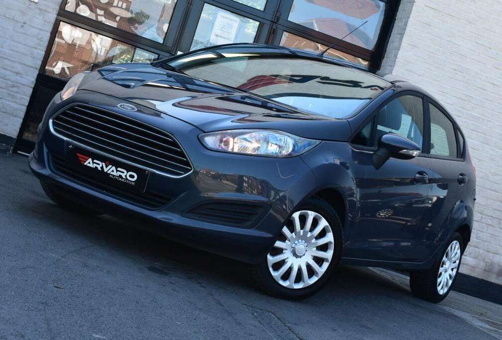 Ford 1.25i Facelift Titanium / Verw Zetels / Airco / Topstaat / Garantie