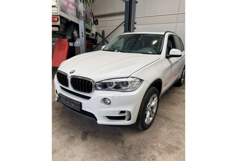 BMW X5 xDrive 30 d/ /7Sitzer/Toit ouvrant Pano/19/bi x