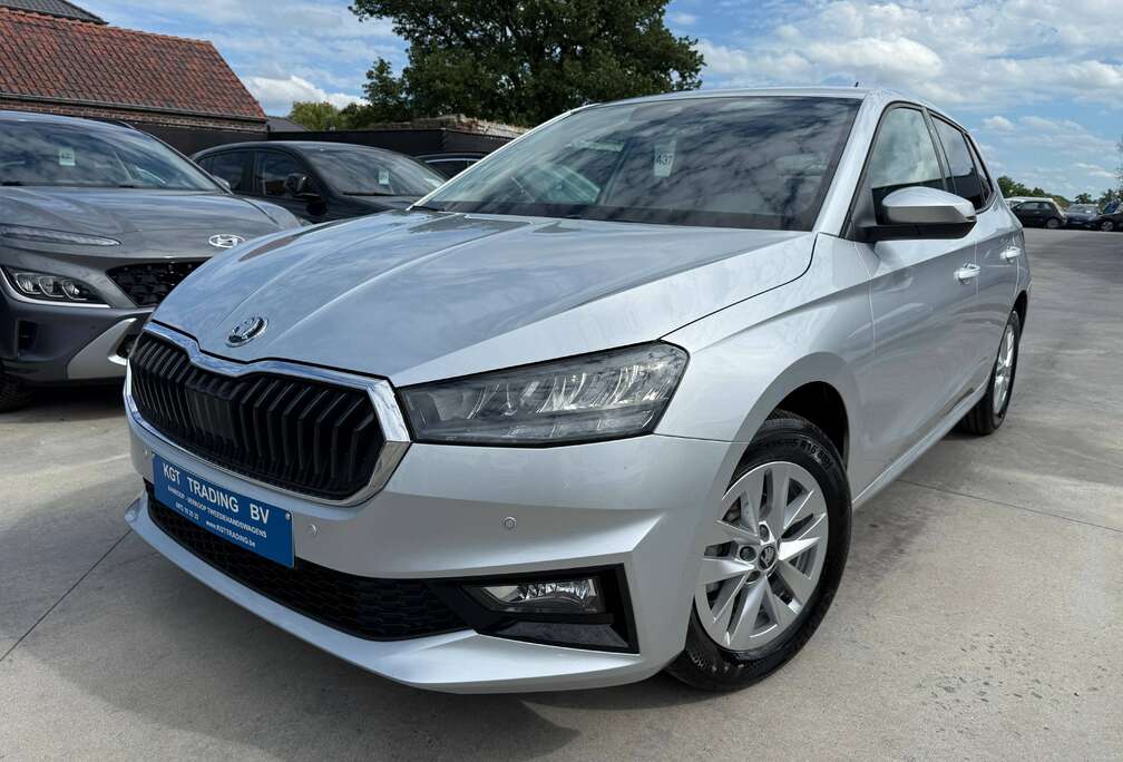 Skoda 1.0i 80PK CAMERA ZETELVERWARMING CARPLAY FULL LED TREKHAAK