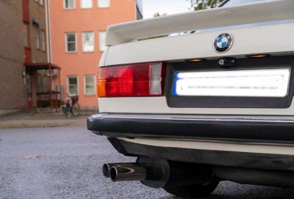 BMW 325e