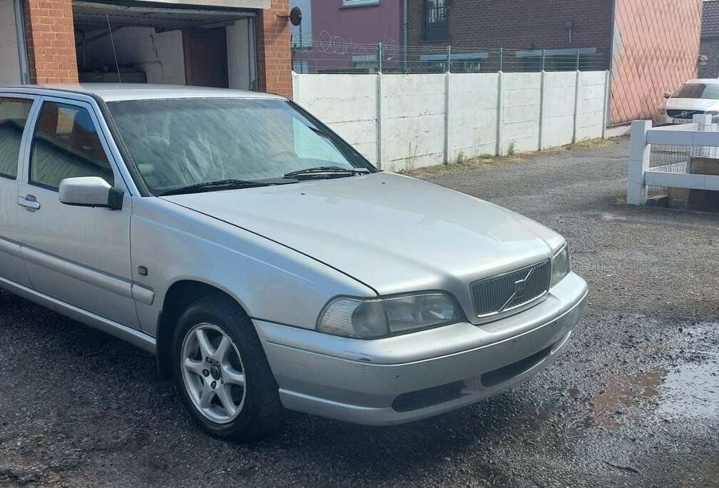 Volvo 2.5i