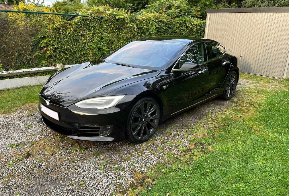 Tesla 60 kWh FREE SUPERCHARGE